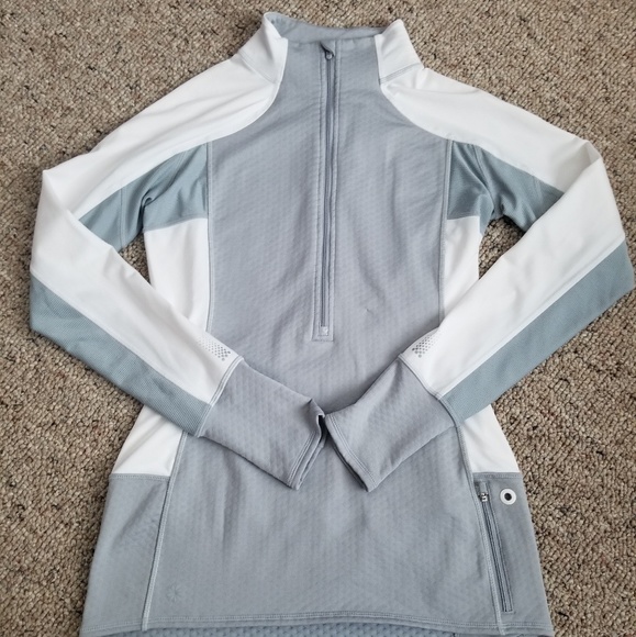 Athleta Tops - Athleta Long Sleeve Work Out Top Thumb Holes small